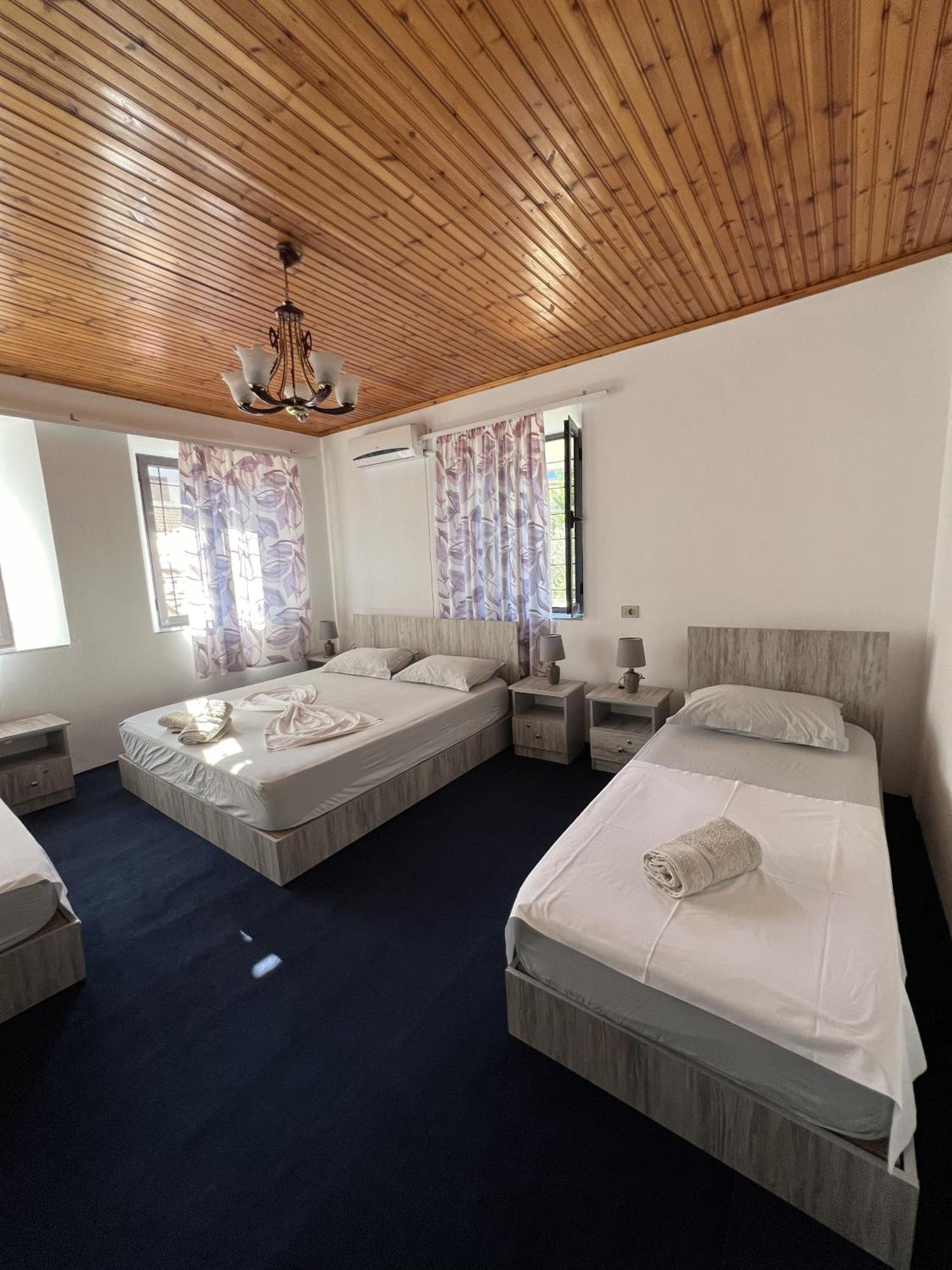 Onetwosleep Guesthouse Shkodër Exterior foto